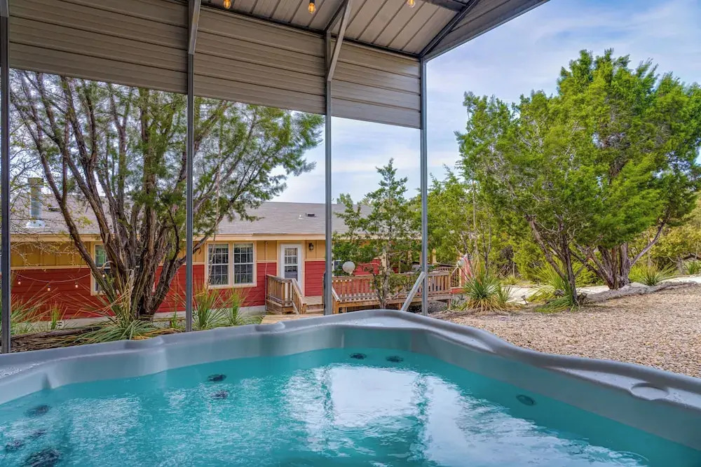 Hill Country Gem: Sunset Deck, Hot Tub & Fire Pit