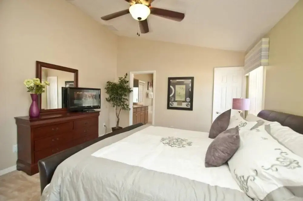 Solana - 4 Bedrooms House w/pool-4652SO