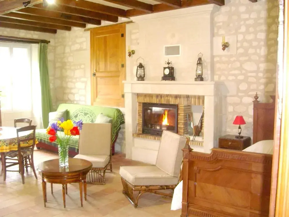 House With 2 Bedrooms in Bournand, With Furnished Garden and Wifi