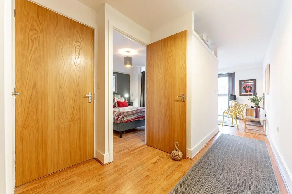 Stylish 1 Bedroom Apartment - Central Birmingham, Cube and Mailbox