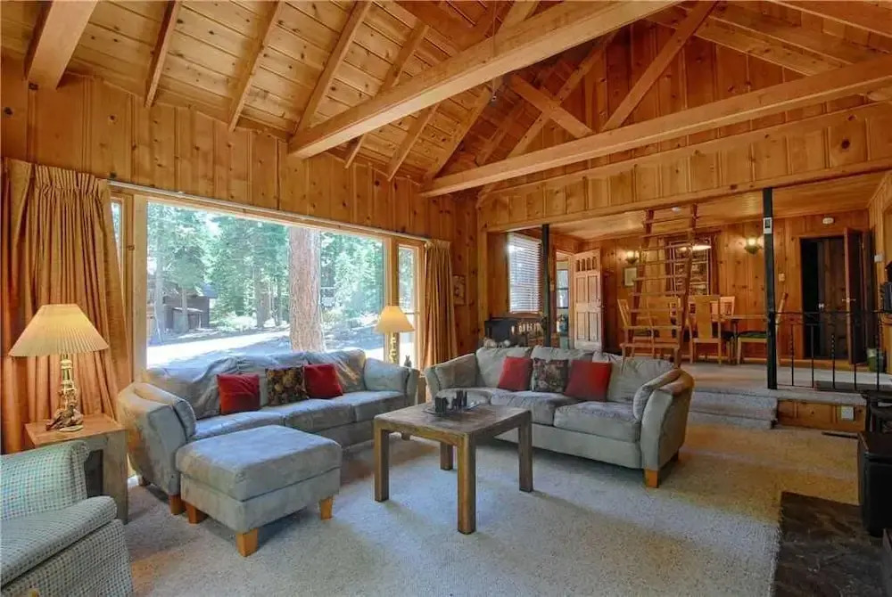 Great Outdoor Area and 2 Bonus Rooms in Loft #170