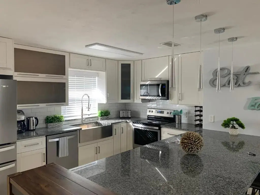 Modern Coastal Home near Siesta Key and Downtown