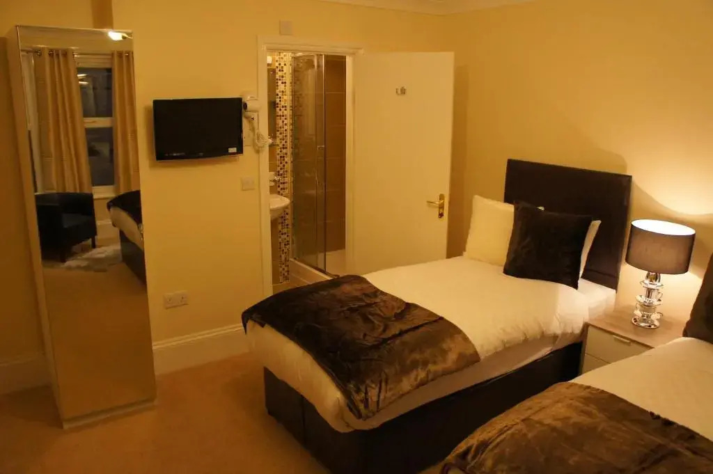Sapphire Hotel London