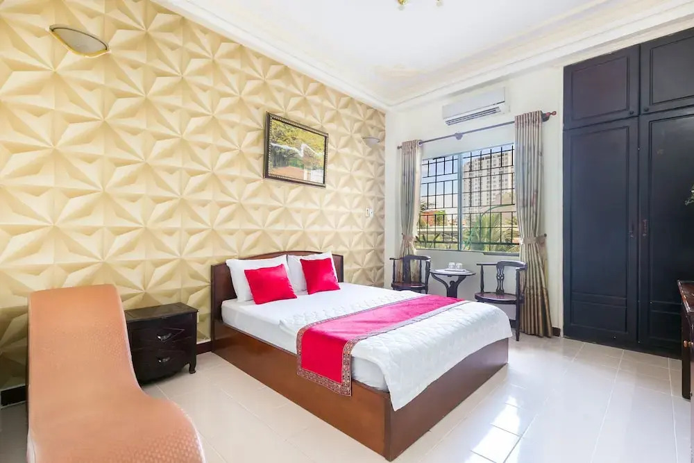 OYO 626 Quy Loc Hotel