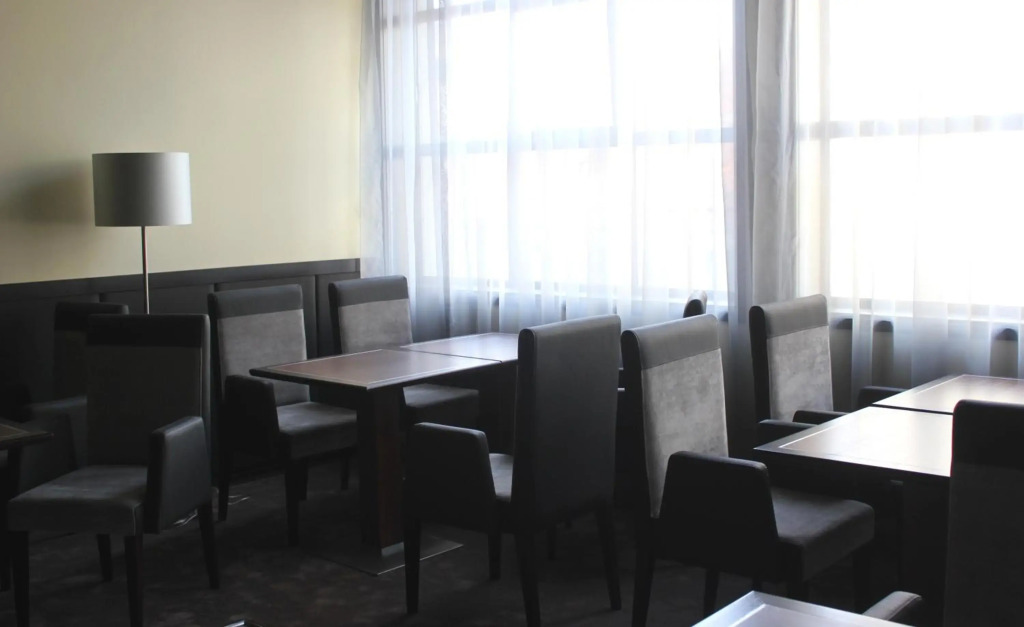 Hotel M