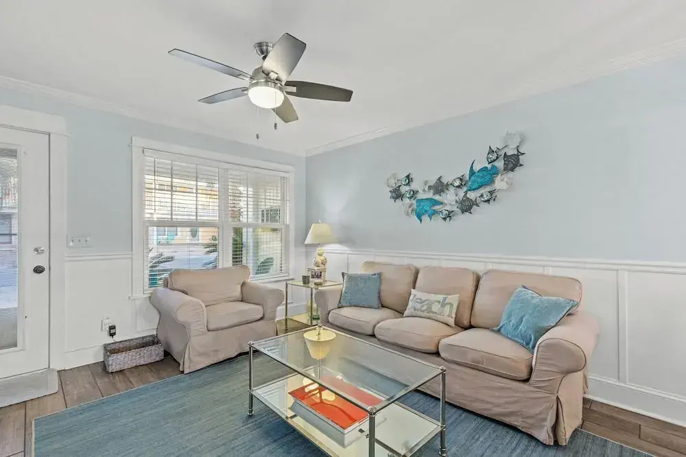 Searenity Awaits: 2-bd, 2-ba Coastal Escape! Perfect for 5! Pet Friendly!
