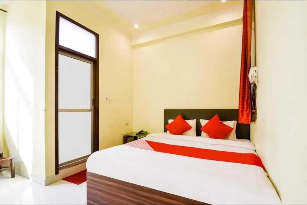OYO Flagship 80513 Hotel Khushi