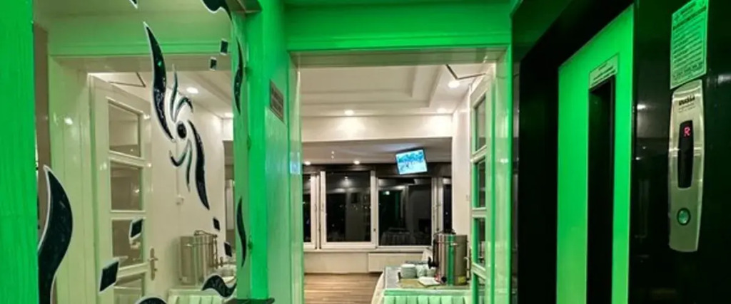 Headman Hotel