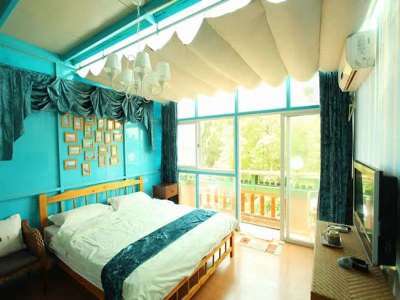 Xiamen Ring Island Coast Inn Blue House