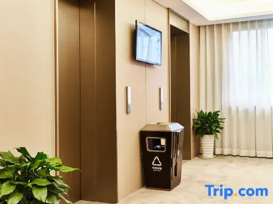 Yuhai Elegant Hotel (Ningbo Qianwan New Area Lishi Plaza )