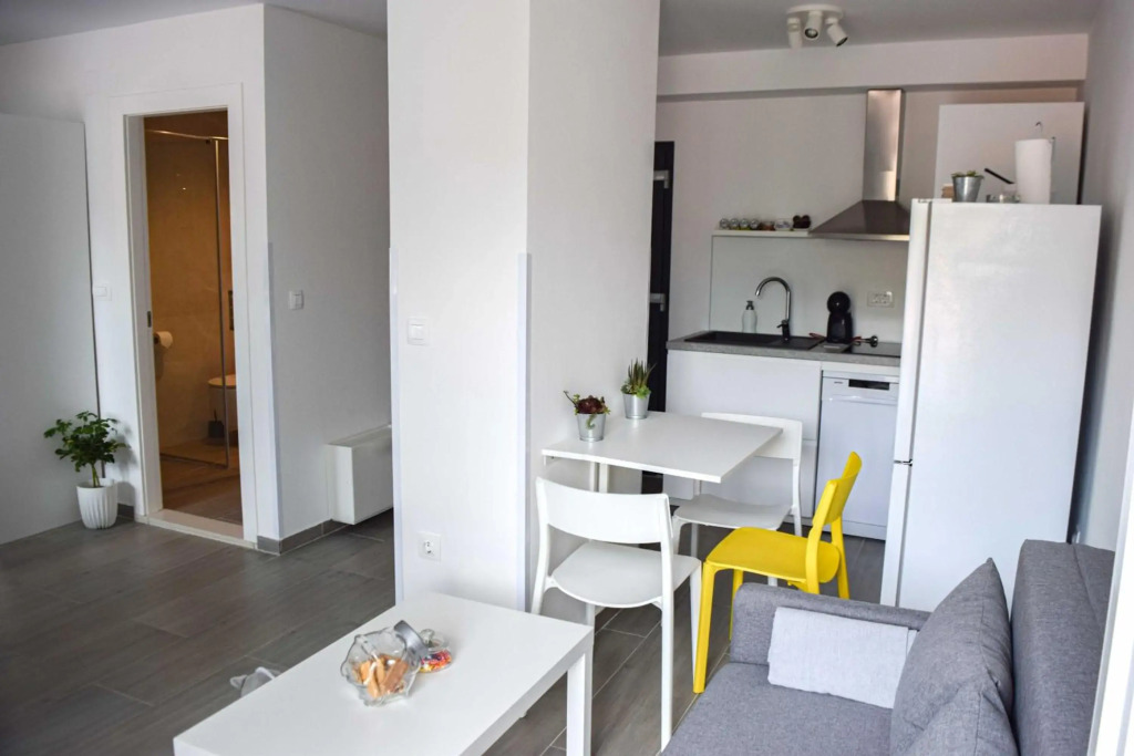 Studio Apartments Anija
