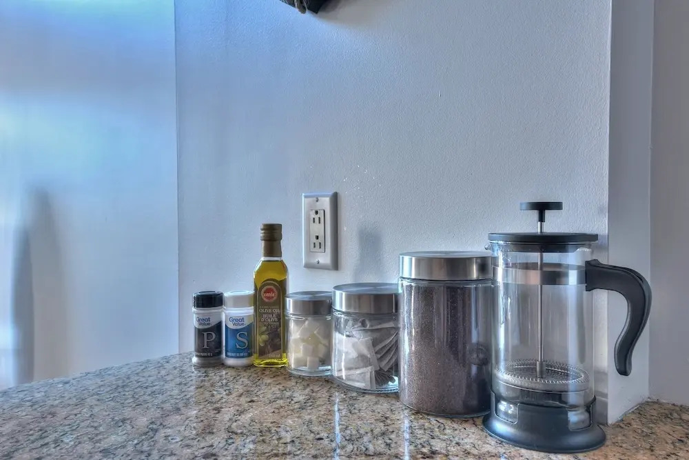 2 Floor Mezzanine Condo Near Convention Center