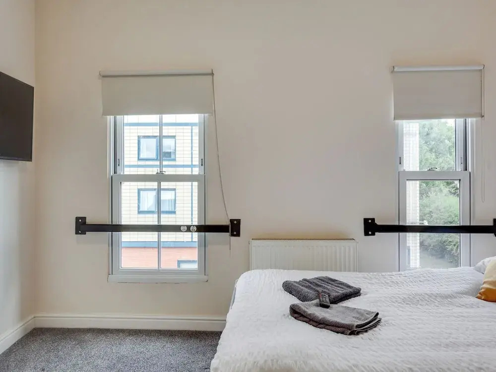 Restful Apartment in Coventry Near Fargo Village