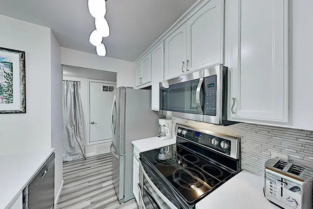 971bca2q 2 Bedroom Condo