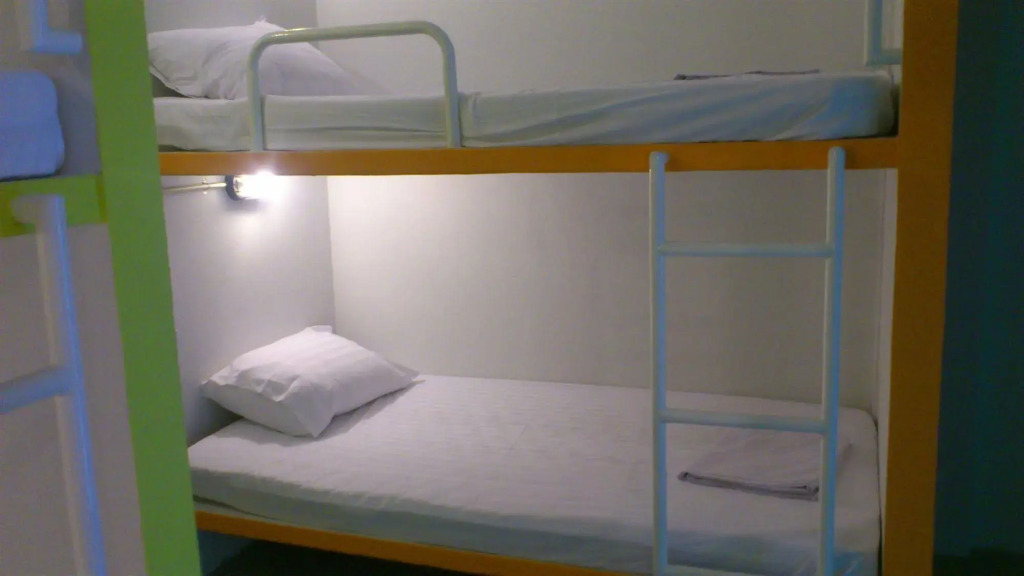B-trio Guesthouse