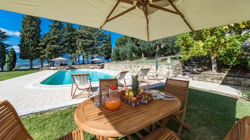 BORGO COLLE RIDENTE 13, Emma Villas