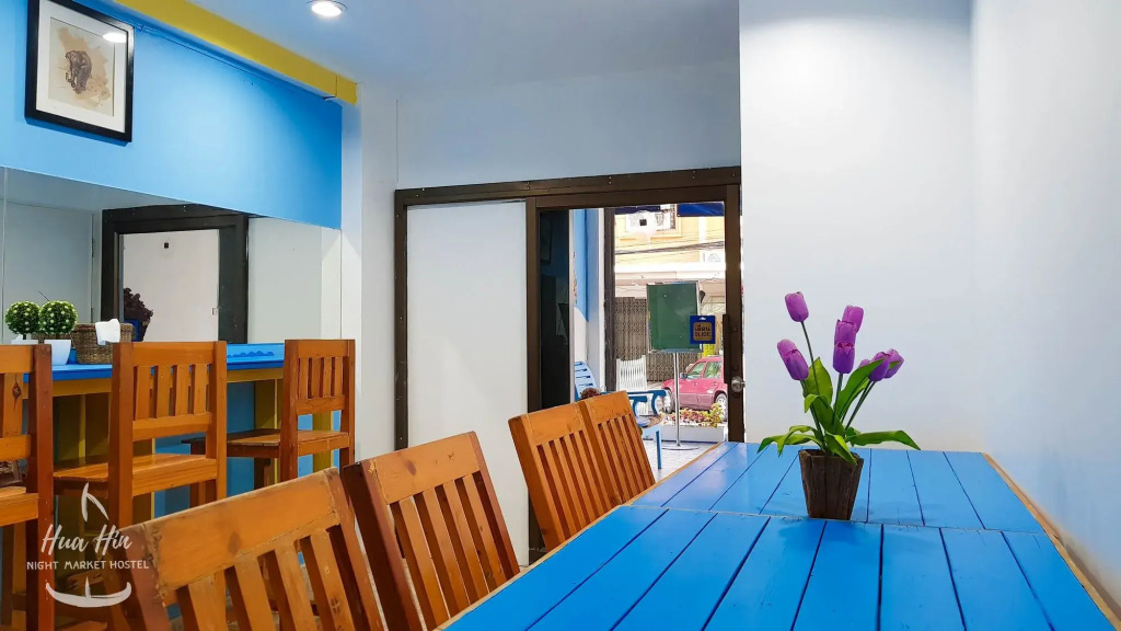 HuaHin Night Market Hostel