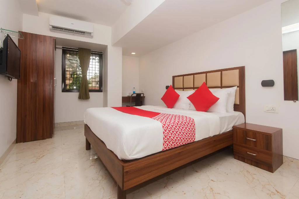 OYO 46995 Hotel Grand Plaza