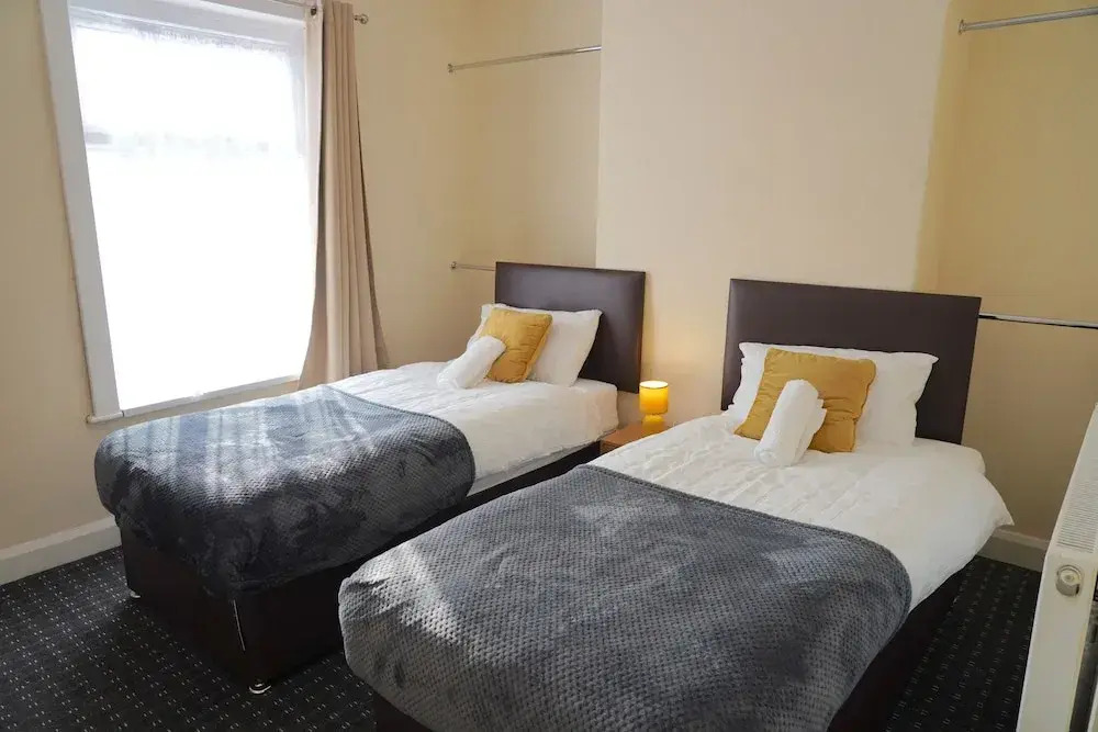 Peaceful Cosy 2 bed House in Manchester