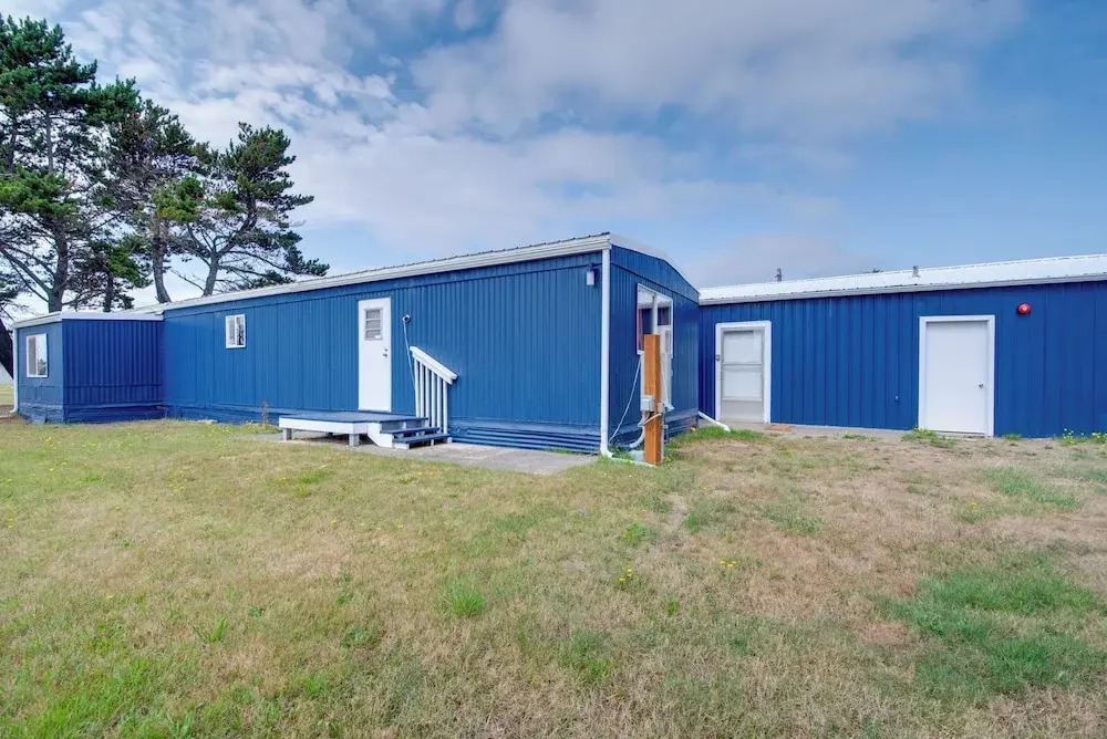 Walk to Beach! Fun Retro Retreat in Ocean Shores