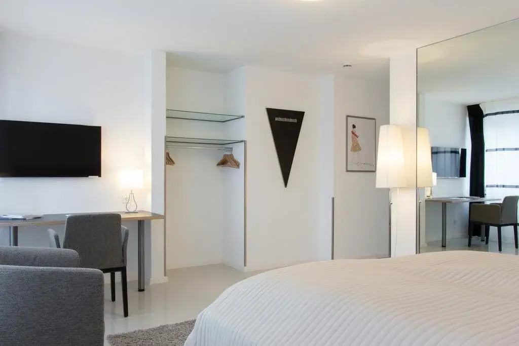 Hotel SiX