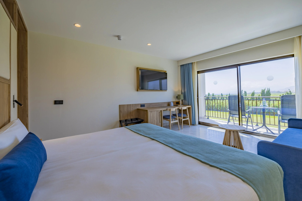 Impressive Playa Granada Golf