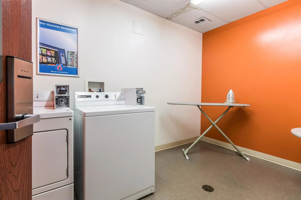 Motel 6-Kingston, ON