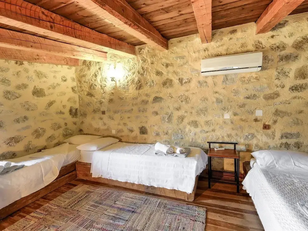 Inviting Villa In Palaiochora With Sea And Mountain Views