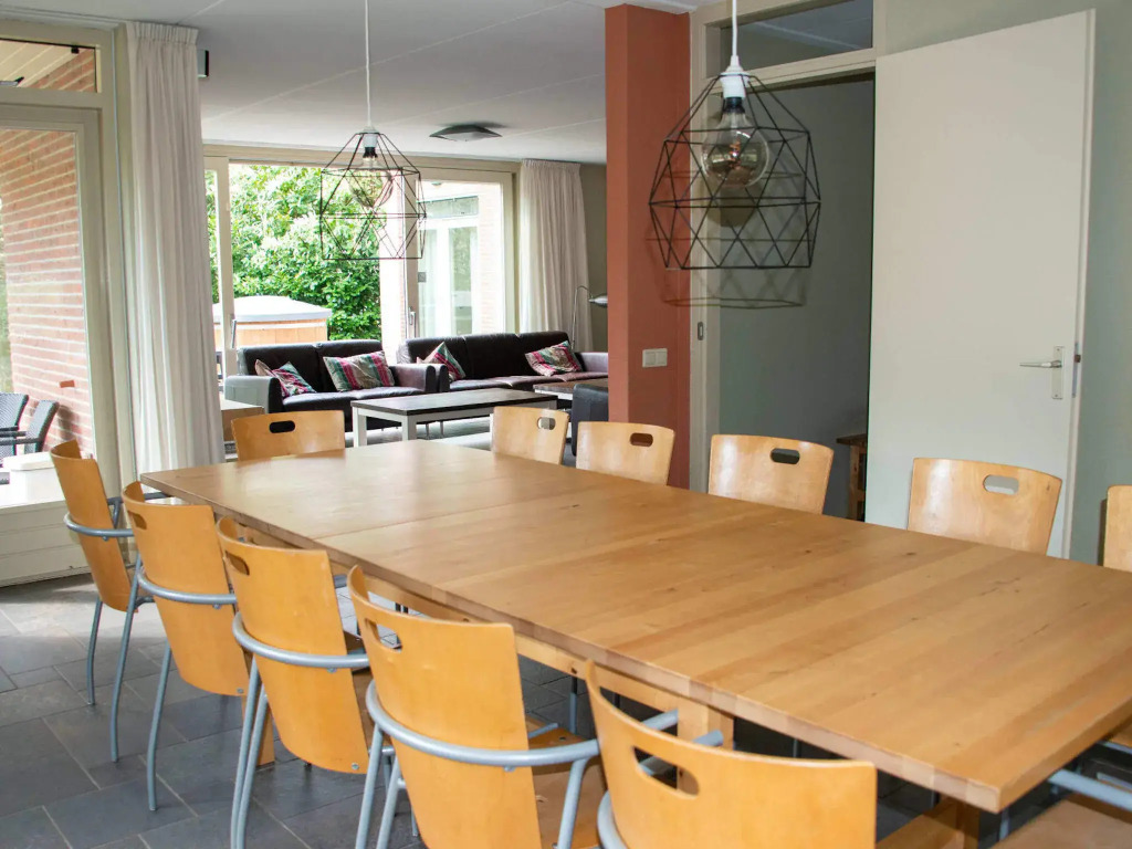 Spacious villa with sauna and hot tub, in a holiday park near a National Park