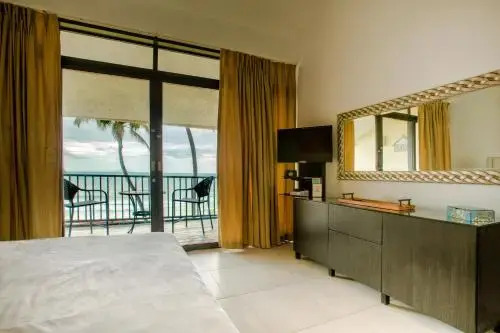 BV103 - Amazing Oceanfront Condo steps from beach