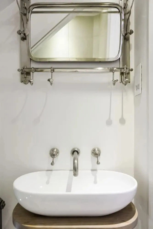 Retreat to a Stylish 1 Bedroom Flat in Chelsea