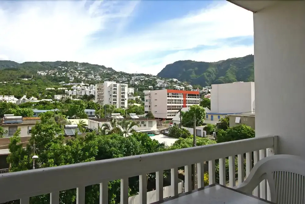 Hotel Les Manguiers Jardin de lEtat Centre Ville Parking Gratuit Canal Sat