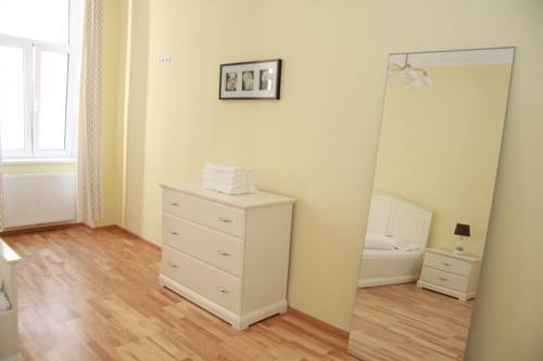 Livingston Apartment Davinci