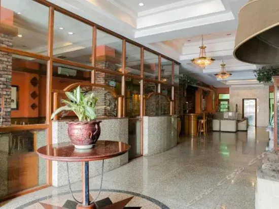 Front One Hotel Mesir Surabaya