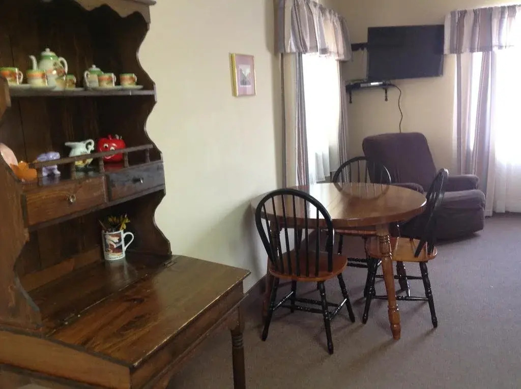 A Suite Alaskan Inn