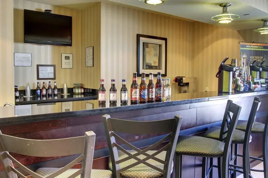Cobblestone Inn & Suites - Carrington