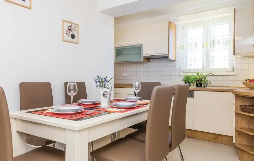Beautiful Home in Matulji With Wifi and 1 Bedrooms