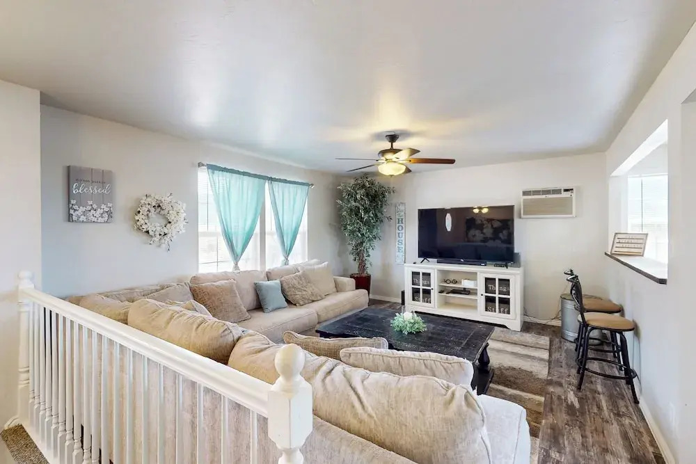 History, Hikes & Cozy Nights: Parowan Gem w/ Deck!