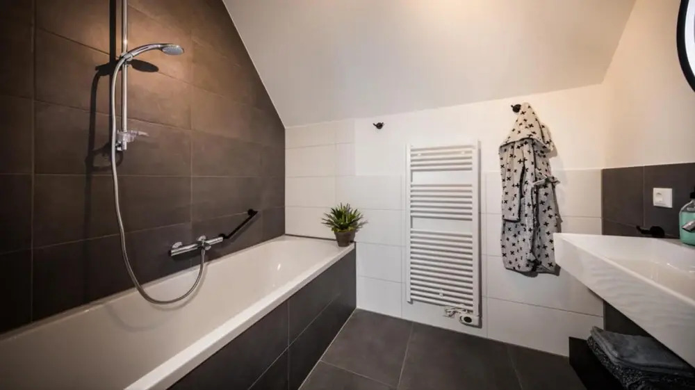 Luxe 12p in Thorn With 6 Bedrooms and 3 Bathrooms