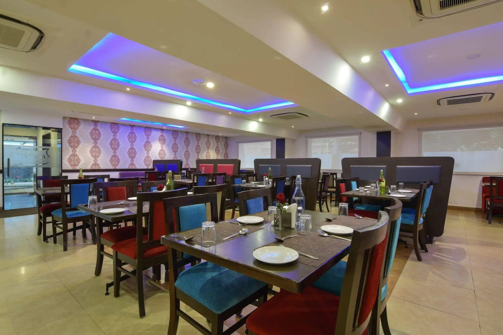 Akshaya Aura