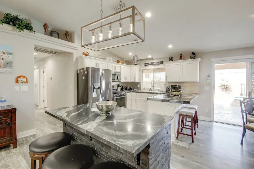 4 Mi to Lake Havasu: Home w/ Views, Pool & Spa