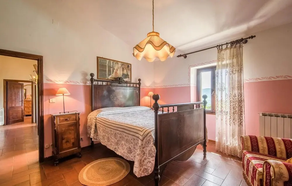 Amazing Home in Capolona With 9 Bedrooms, Wifi and Outdoor Swimming Pool
