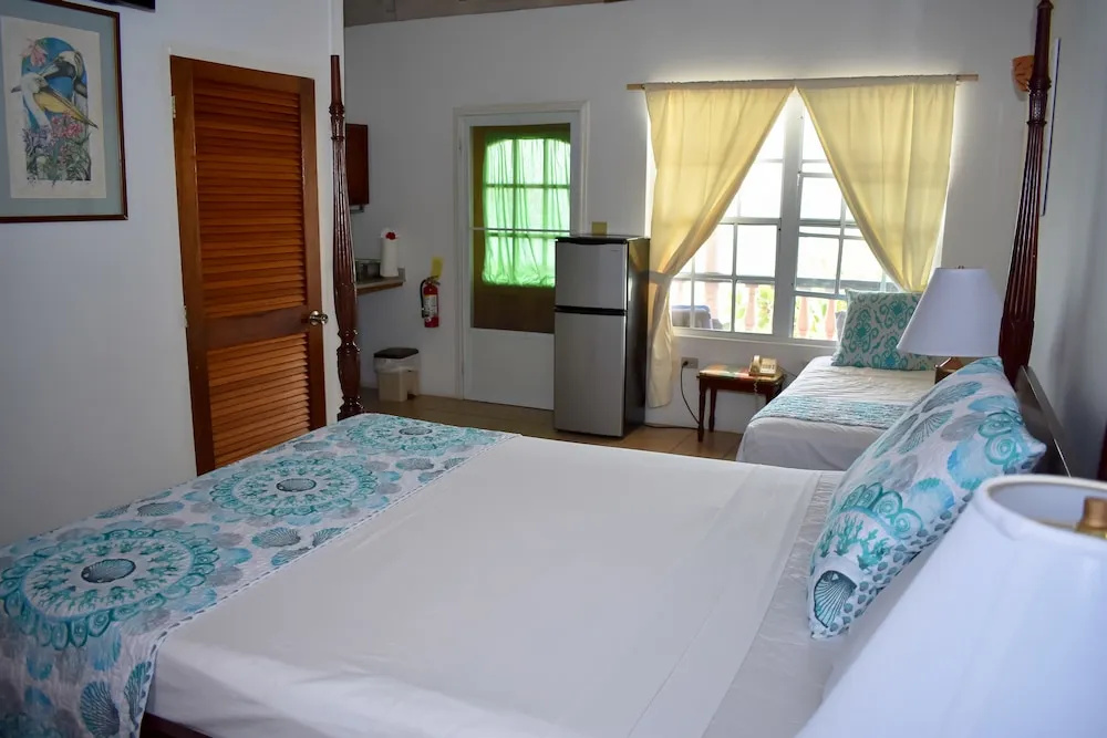 Catamaran Hotel Marina