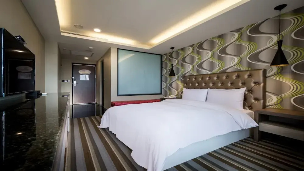 Zaw Jung Business Hotel