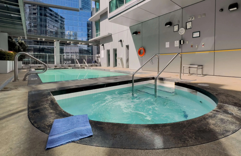 Coast Coal Harbour Vancouver Hotel by APA