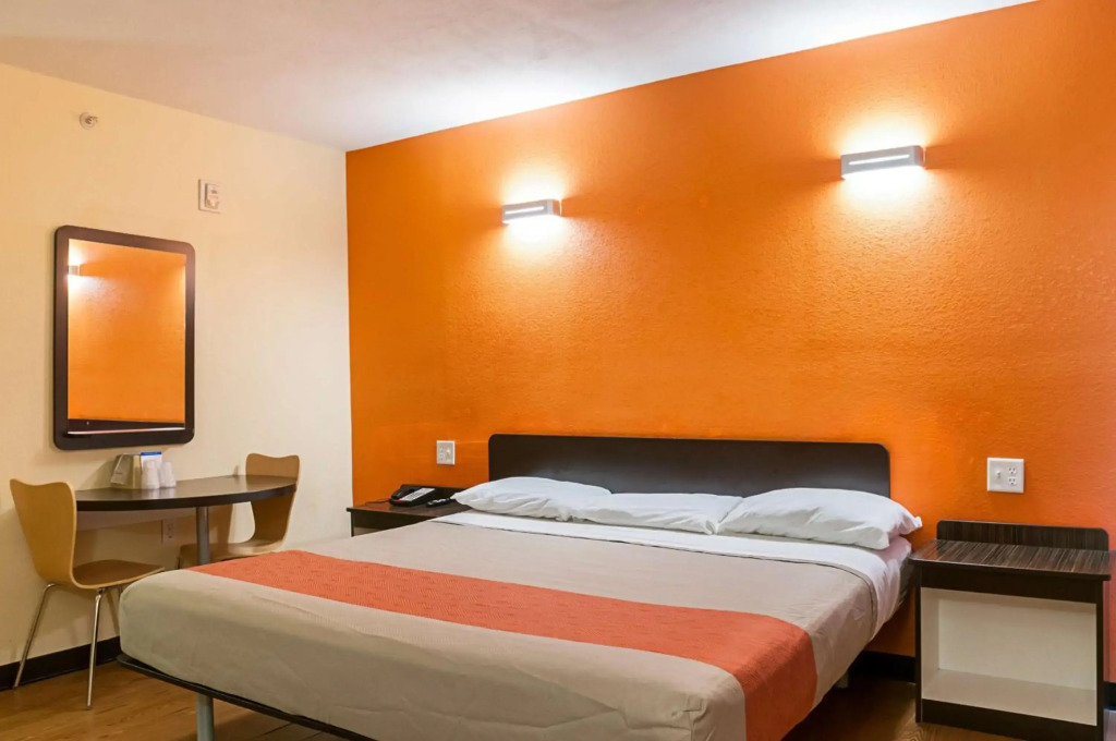 Motel 6-New Orleans, LA - Near Downtown