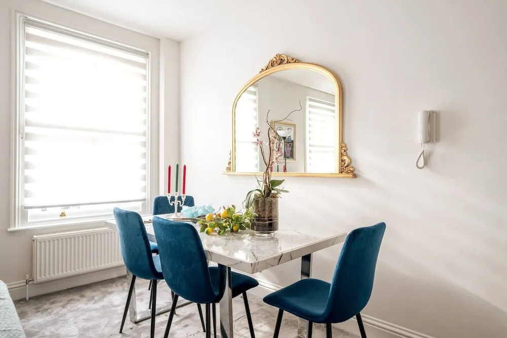 Earl s Court Chelsea 4BR Duplex Ap Walk to Tube