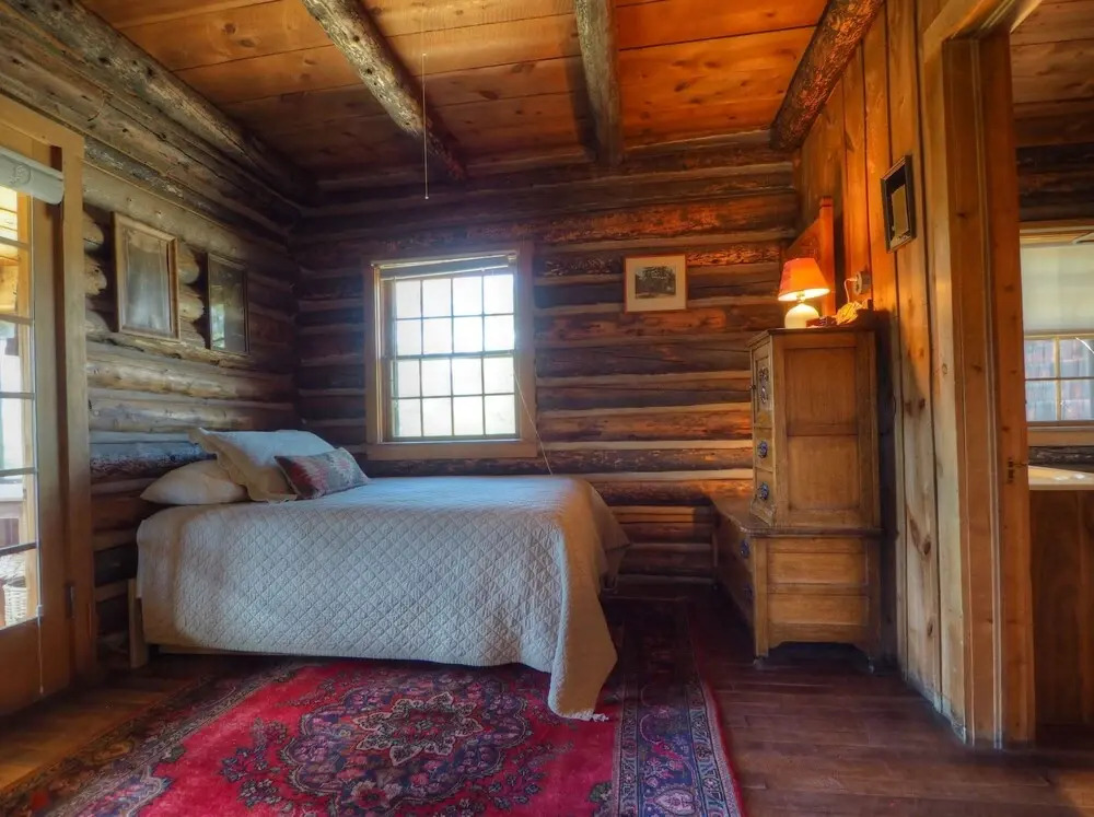 Maccracken Stead -- Ev #3259 2 Bedroom Cabin by RedAwning