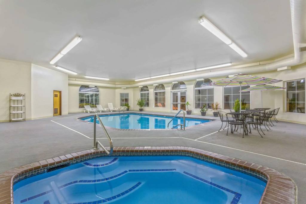 Super 8 by Wyndham Heyburn