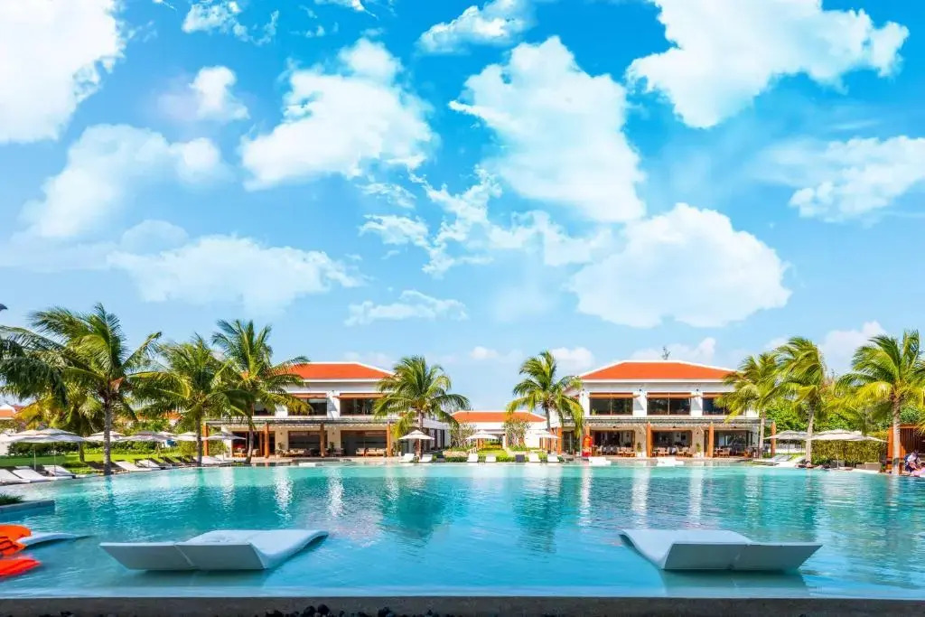 Luxury Pool Villa Close To The Private Beach
